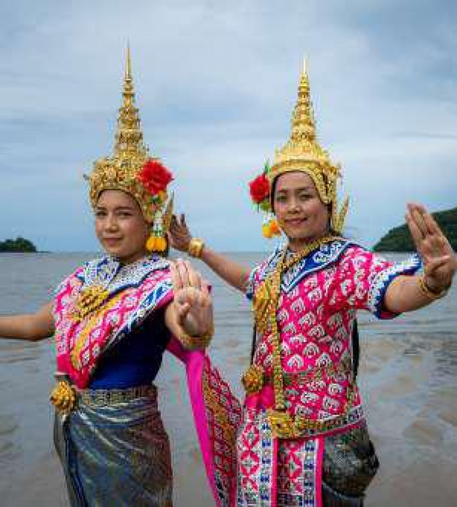 Jakrawan Mongkol Silp Traditional Performance Group