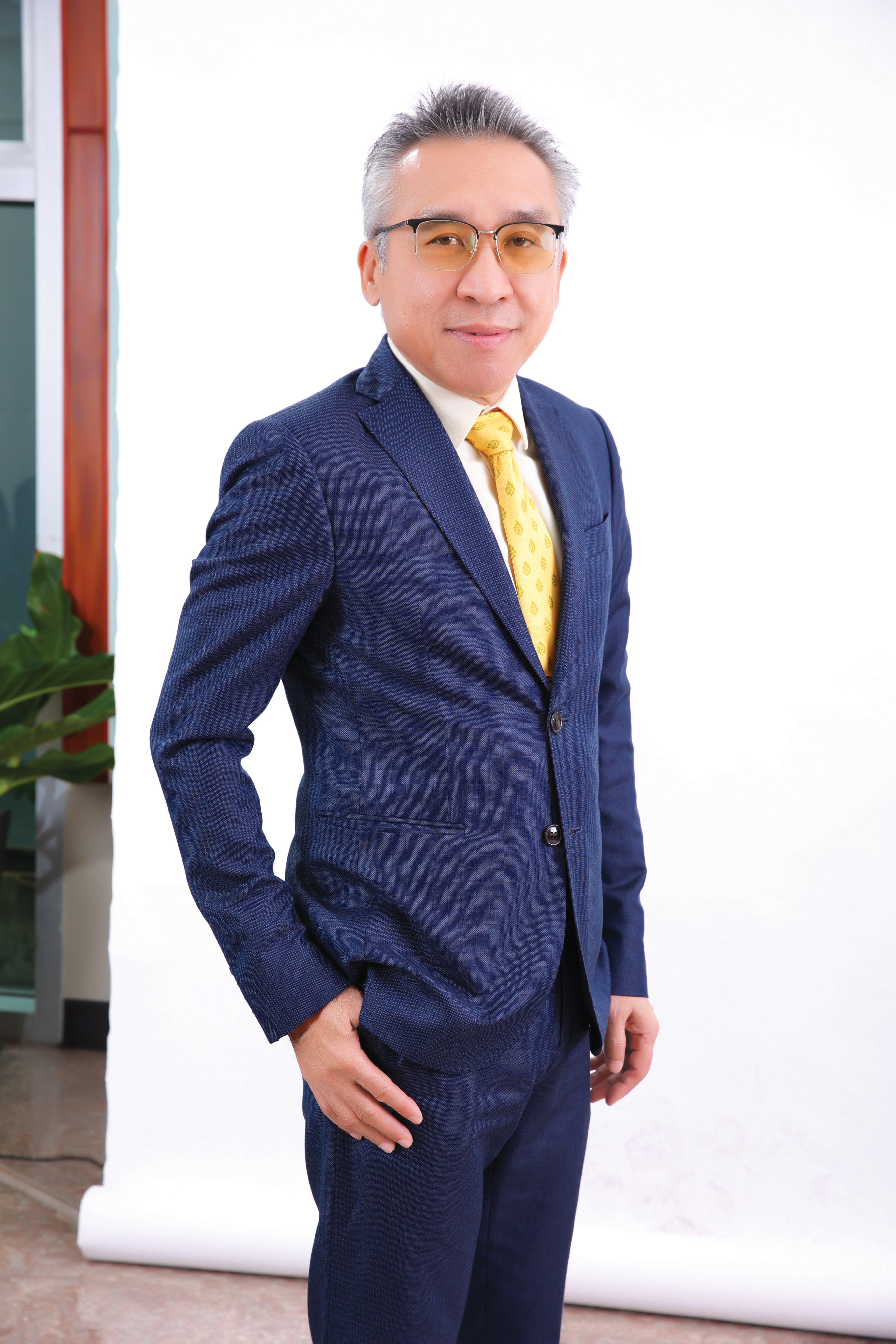 Mr. Panuwat Triyangkulsri