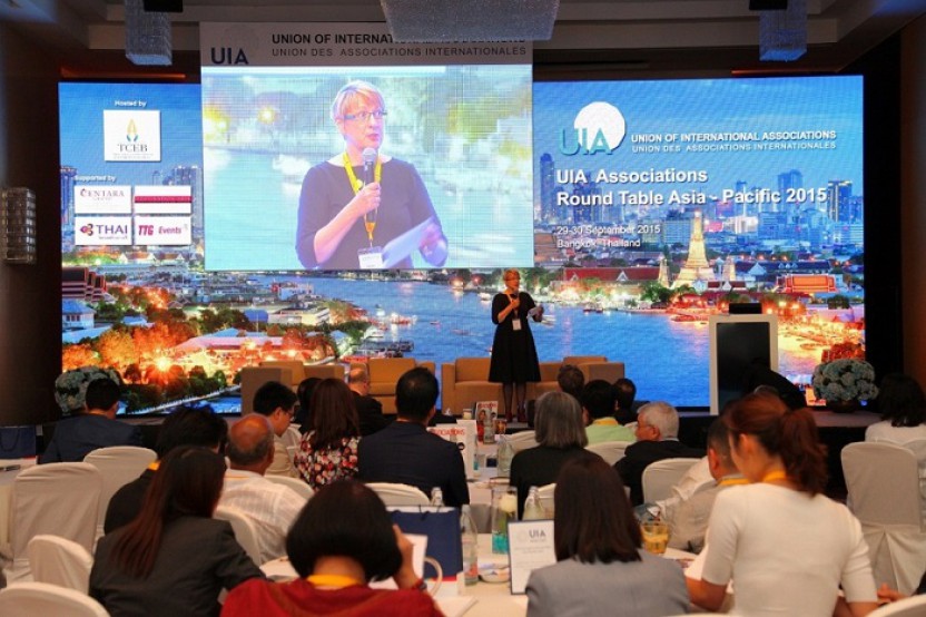 UIA Associations Round Table Asia-Pacific 2015 in Bangkok, Thailand Day 1: Sight of Bangkok, Content for Association and Thai Cloth Fashion Show
